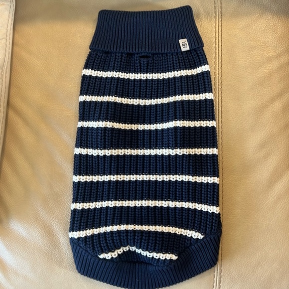 Banana Republic Other - Banana Republic Dog sweater New with tag Size Medium